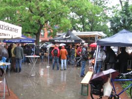 Foto: Regenzelte
